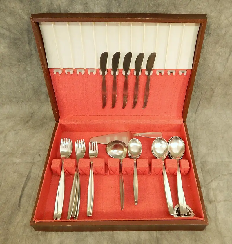 Crogmargan Laurel Stainless Steel Flatware Set – 39-Piece Vintage Collection 1