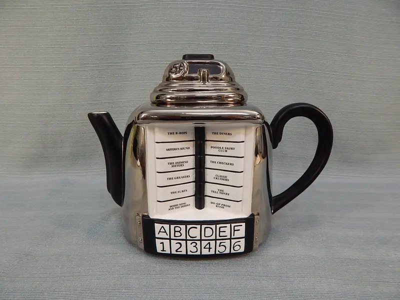 Department 56 Diner Series Jukebox-Shaped Coffee Pot 1