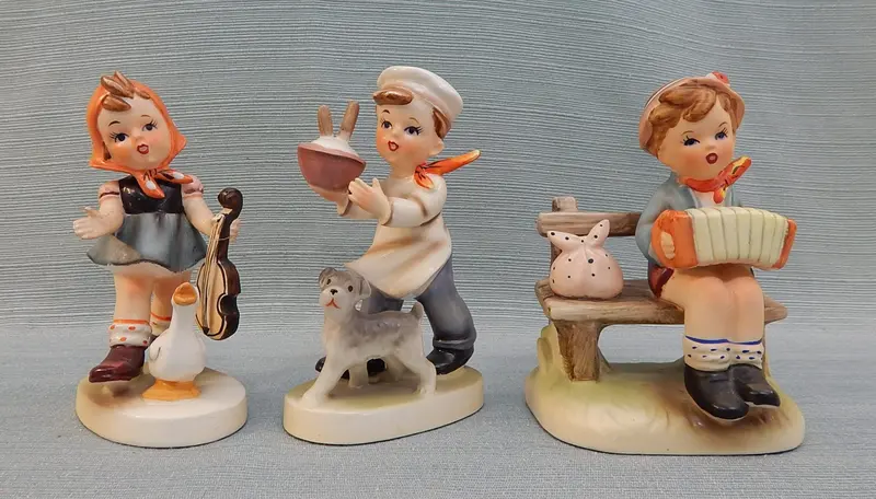 Enesco Japan Figurine Trio – Retro Collectible Set 1