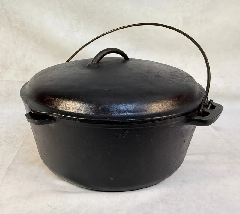 No. 10 Cast Iron Dutch Oven – 12.625" Camp Cooking Pot 1