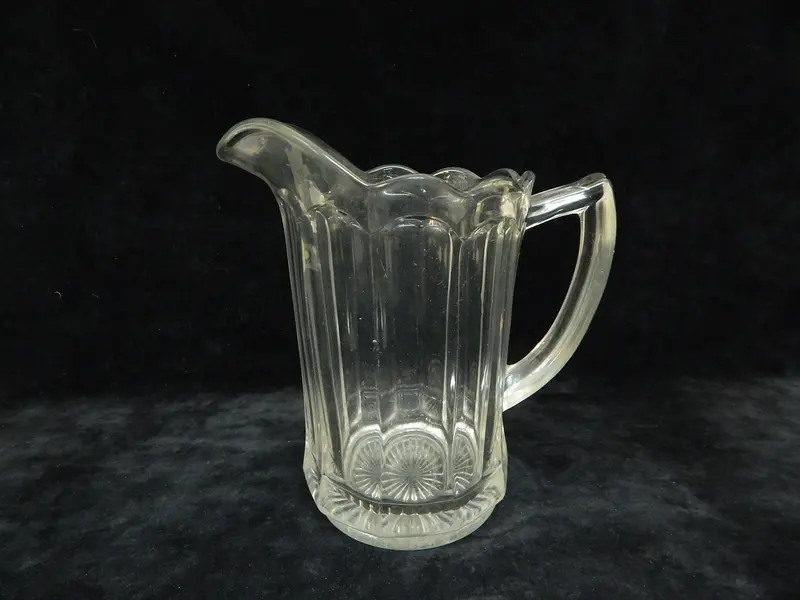 Ohio Flint Glass Vintage Water Pitcher – Art Deco Style 1