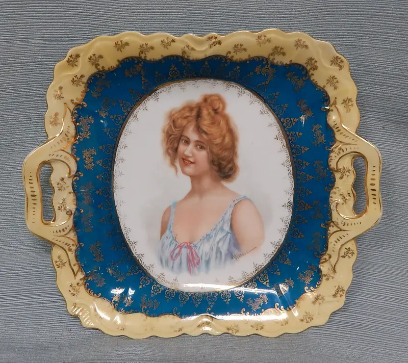 Victorian-Era Vellosi Porcelain Portrait Plaque – Decorative Wall Plate 1