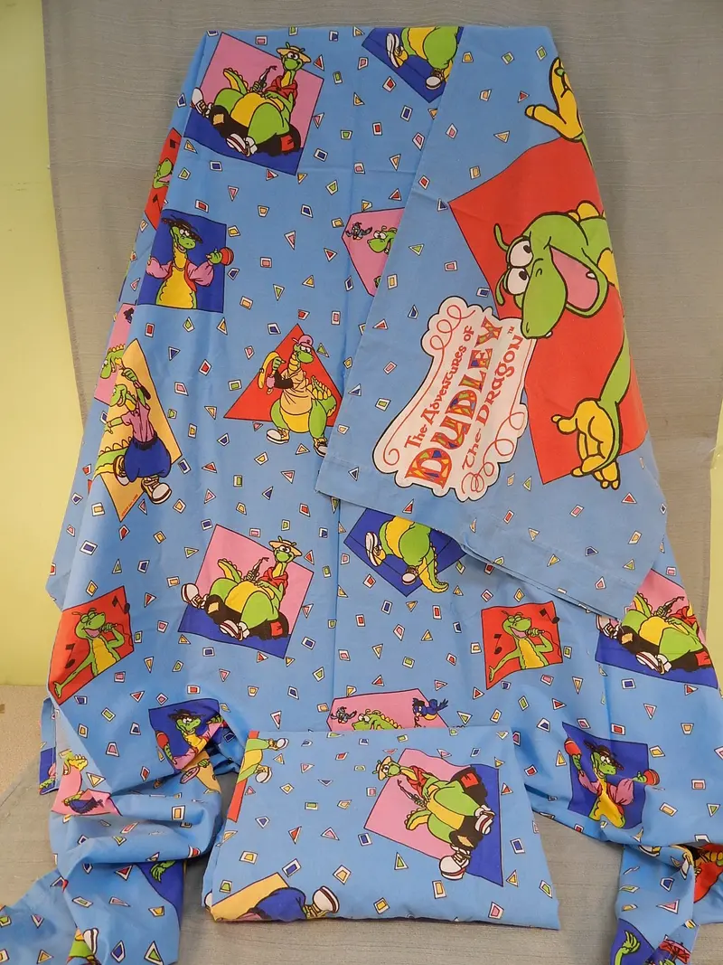Vintage Dudley The Dragon Twin Bed Sheet Set – Includes Flat Sheet, Fitted Sheet & Pillowcase 1