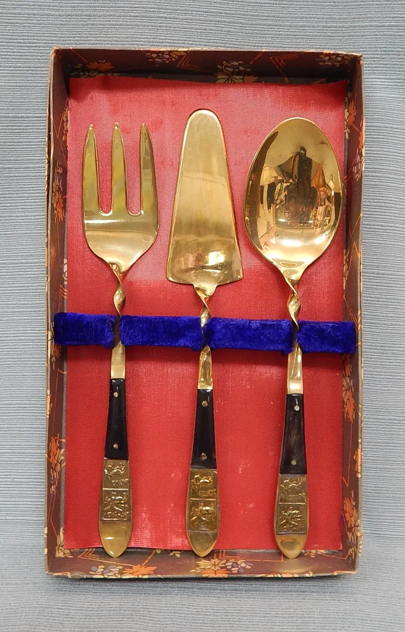 Vintage Thai Serving Ensemble – Hand-Carved Wood & Polished Brass 1